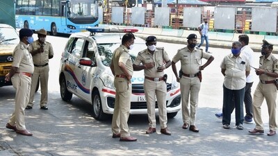 They picked Dhanraj from Bannerghatta-NICE Road in Bengaluru, and while he was in the front seat, Sandeep and Prashant allegedly grabbed him, after which Shivraj struck him on his neck with a machete. (PTI/Representational Image) They picked Dhanraj from Bannerghatta-NICE Road in Bengaluru, and while he was in the front seat, Sandeep and Prashant allegedly grabbed him, after which Shivraj struck him on his neck with a machete. (PTI/Representational Image)