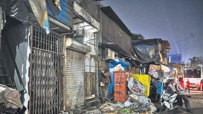 iMumbai, India - November 22, 2025: A chemical leakage of Sodium Sulphide was reported at Bhangarwadi, MIDC, Andheri, Three persons fell unconscious and were rushed to Holy Spirit Hospital. One of them has been declared dead, while two others remain admitted in the ICU. in Mumbai, India, on Saturday, November 22 2025. (Photo by Satish Bate/ Hindustan Times) (Hindustan Times) iMumbai, India - November 22, 2025: A chemical leakage of Sodium Sulphide was reported at Bhangarwadi, MIDC, Andheri, Three persons fell unconscious and were rushed to Holy Spirit Hospital. One of them has been declared dead, while two others remain admitted in the ICU. in Mumbai, India, on Saturday, November 22 2025. (Photo by Satish Bate/ Hindustan Times) (Hindustan Times)