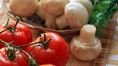 Simple tweaks to storage can make your fruits and veggies last weeks.