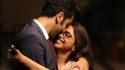 Ranbir Kapoor and Deepika Padukone in a still from Yeh Jawaani Hai Deewani.