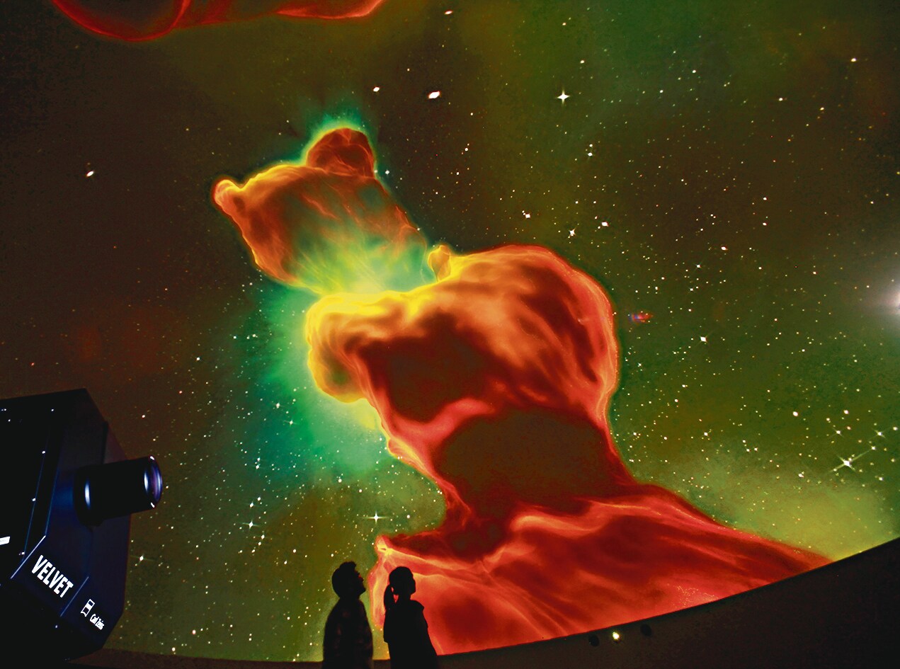 The Zeiss Velvet LED projector beams a 3D show on the evolution of the universe. (Zeiss Archives) The Zeiss Velvet LED projector beams a 3D show on the evolution of the universe. (Zeiss Archives)