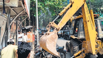 Juhu residents mobilise 80-member teams to clear 15 streets of encroachments, demand accountability from BMC Juhu residents mobilise 80-member teams to clear 15 streets of encroachments, demand accountability from BMC