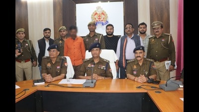 Investigation team presents the accused before the media (HT ) Investigation team presents the accused before the media (HT )