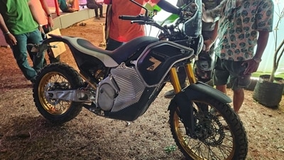 The Himalayan Electric uses an electric motor from Stark. The Himalayan Electric uses an electric motor from Stark.