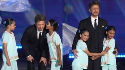 Shah Rukh Khan shares a sweet moment with kids on Global Peace Honours 2025 stage. Shah Rukh Khan shares a sweet moment with kids on Global Peace Honours 2025 stage.