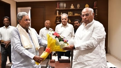 Siddaramaiah said there was no discussion on cabinet reshuffle during his meeting with Mallikarjun Kharge. (X/@siddaramaiah) Siddaramaiah said there was no discussion on cabinet reshuffle during his meeting with Mallikarjun Kharge. (X/@siddaramaiah)