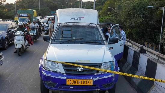 Bengaluru: Investigation underway after unidentified men allegedly posing as RBI officials intercepted an ATM cash van and fled with about ₹seven crore, in Bengaluru. (PTI)