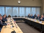 In Geneva, senior officials from both countries continued to adjust the 28-point draft plan. In Geneva, senior officials from both countries continued to adjust the 28-point draft plan.