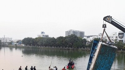 With only one survivor, search operations for the missing continued amidst challenges posed by the reservoir's depth. (REUTERS) With only one survivor, search operations for the missing continued amidst challenges posed by the reservoir's depth. (REUTERS)