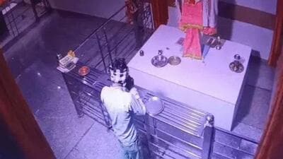 CCTV image of the thief in front of an idol in Lucknow. (SOURCED) CCTV image of the thief in front of an idol in Lucknow. (SOURCED)