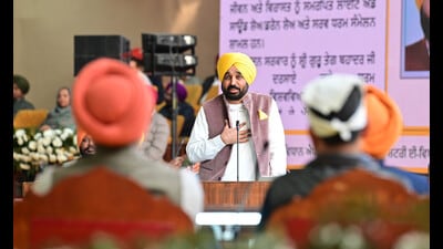 Chief minister Bhagwant Mann address the special Punjab vidhan sabha session on the occasion of 350th martyrdom day of Guru Teg Bahadur at Anandpur Sahib on Monday. (Ravi Kumar/HT)