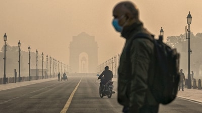 A layer of smog covered New Delhi city in the early hours of 24 November 2025. (Vipin Kumar/ Hindustan Times) A layer of smog covered New Delhi city in the early hours of 24 November 2025. (Vipin Kumar/ Hindustan Times)