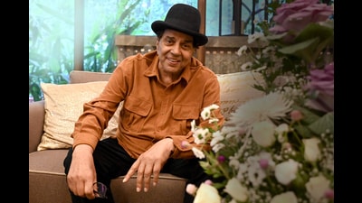 Dharmendra (AFP) Dharmendra (AFP)