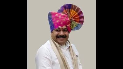 In Saswad, located near the proposed international airport site, the contest has effectively become a face-off between former MLA Sanjay Jagtap of the Bharatiya Janata Party (BJP) and sitting MLA Vijay Shivthare of the Shiv Sena (Shinde faction). (HT) In Saswad, located near the proposed international airport site, the contest has effectively become a face-off between former MLA Sanjay Jagtap of the Bharatiya Janata Party (BJP) and sitting MLA Vijay Shivthare of the Shiv Sena (Shinde faction). (HT)