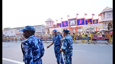 Tight security in Ayodhya on the eve of the flag-hoisting ceremony. (Deepak Gupta/HT Photo) Tight security in Ayodhya on the eve of the flag-hoisting ceremony. (Deepak Gupta/HT Photo)