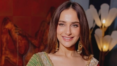 Kusha Kapila’s red saree look impresses fans (Instagram/Kusha Kapila) Kusha Kapila’s red saree look impresses fans (Instagram/Kusha Kapila)
