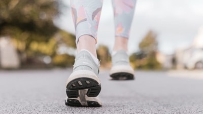 The Japanese walking method engages the core for weight loss. (Unsplash) The Japanese walking method engages the core for weight loss. (Unsplash)