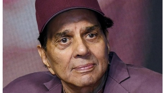 Tributes poured in for Dharmendra, the He-Man of Bollywood.
