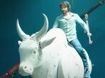Namrata Shirodkar could be seen praying as Mahesh Babu took the stage on a mechanical bull at the GlobeTrotter event. 