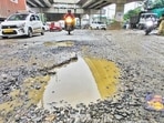 Thane, India - September -16, 2025::pothole at Bhaynder pada ,Potholes on Ghodbunder Road and the poor condition of the road led to a protest by residents of Ghodbunder ,in Thane ,in Mumbai, India, on, Tuesday, September -16, 2025. ( Praful Gangurde / HT Photo )