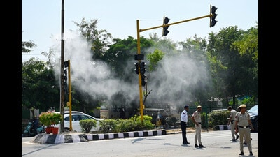 A similar misting system at Dwarka’s Sector 19. (Vipin Kumar/HT)