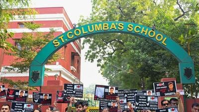Family and friends of the deceased boy protest outside the school. (Vipin Kumar/HT Photo) Family and friends of the deceased boy protest outside the school. (Vipin Kumar/HT Photo)