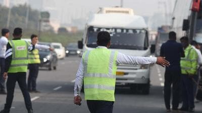 Officials said that the volunteers will be provided safety equipment, including reflector jackets, during the enforcement. (Parveen Kumar/HT) Officials said that the volunteers will be provided safety equipment, including reflector jackets, during the enforcement. (Parveen Kumar/HT)