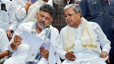 Siddaramaiah and DK Shivakumar. (File) Siddaramaiah and DK Shivakumar. (File)