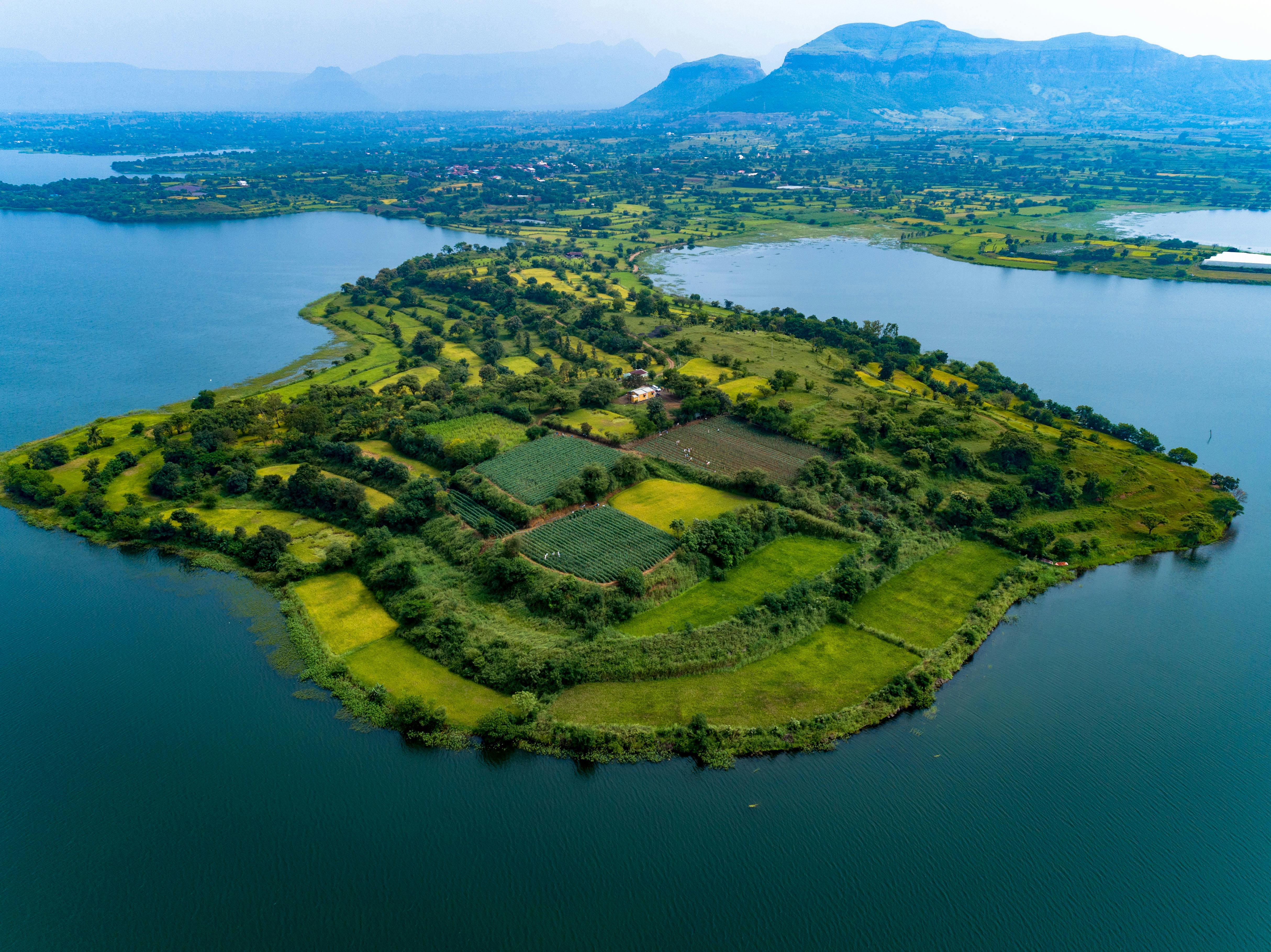 Green mountains, peaceful retreats and scenic trails await your perfect escape. (Pexels) Green mountains, peaceful retreats and scenic trails await your perfect escape. (Pexels)
