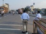 Pune traffic police have penalised owners of 150 vehicles for flouting 30kmph speed limit rule on its first day of implementation at the accident-prone Navale Bridge on Tuesday. (HT)