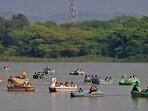 The maximum temperature also dipped slightly from 25.5°C on Monday to 24.9°C on Tuesday, 1 degree below normal. (Ravi Kumar/HT) The maximum temperature also dipped slightly from 25.5°C on Monday to 24.9°C on Tuesday, 1 degree below normal. (Ravi Kumar/HT)