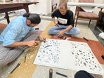 Sudheer Rajbhar with artisans 