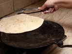 A simple roti-packing trick is grabbing attention on social media, offering an easy way for everyday lunch prep