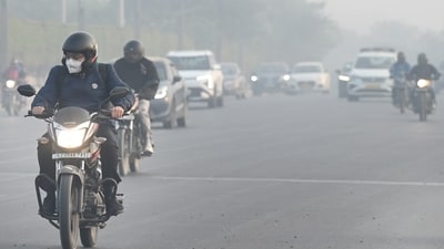 Curbs under the first and second stage of GRAP will be intensified in the capital and its surrounding areas. (Photo by Sunil Ghosh / Hindustan Times) Curbs under the first and second stage of GRAP will be intensified in the capital and its surrounding areas. (Photo by Sunil Ghosh / Hindustan Times)