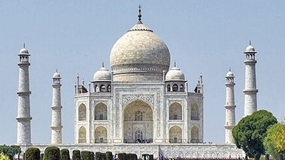 Foreign tourists need to shell out ₹1,100 to see the Taj Mahal. (HT_PRINT) Foreign tourists need to shell out ₹1,100 to see the Taj Mahal. (HT_PRINT)