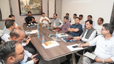 సీఎం రేవంత్ రెడ్డి సమీక్ష సీఎం రేవంత్ రెడ్డి సమీక్ష