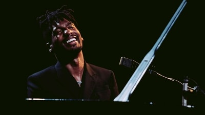 Jon Batiste performed at Delhi's Bharat Mandapam on Monday, November 24. (Photos: Luca Rossetti) Jon Batiste performed at Delhi's Bharat Mandapam on Monday, November 24. (Photos: Luca Rossetti)