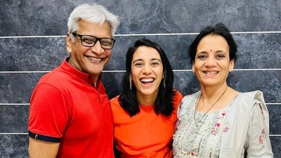 On the wedding day, cricketer Smriti Mandhana’s father, Shrinivas Mandhana, fell ill and was rushed to Sarvhit Hospital. (Instagram)