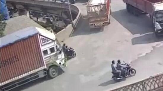 6-year-old killed, father injured after being hit by truck in Bhiwandi