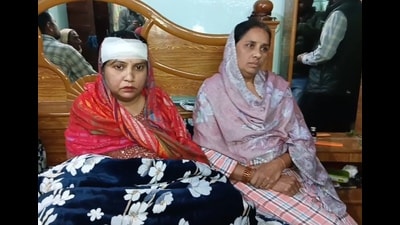 A lady who was injured, along with three others, in a blast outside the police station in Gurdaspur on Tuesday evening. (HT Photo)