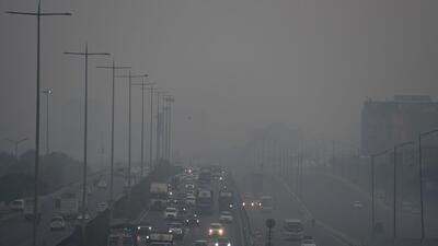 A thick layer of haze seen in Gurugram on Thursday. (Parveen Kumar/HT) A thick layer of haze seen in Gurugram on Thursday. (Parveen Kumar/HT)