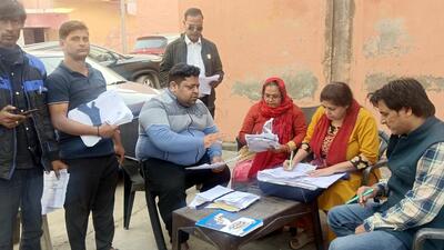 Officials said that 3,089 BLOs are presently deployed in as many booths across the entire district to take up SIR works and will be reaching out to about 28,00,000 voters to complete work by December 4 deadline. (Sakib Ali/HT Photo) Officials said that 3,089 BLOs are presently deployed in as many booths across the entire district to take up SIR works and will be reaching out to about 28,00,000 voters to complete work by December 4 deadline. (Sakib Ali/HT Photo)