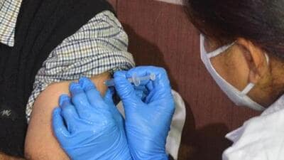 Panchkula, India, Jan,16 2021 :: Dr. Suraj Bhan Kamboj, DGHS 3th Injection Of Covid Vessican Sector 4 Dispensary At Panchkula On Saturday 16 Jan. . 2021. Photo Sant Arora /Hindustan Times Panchkula, India, Jan,16 2021 :: Dr. Suraj Bhan Kamboj, DGHS 3th Injection Of Covid Vessican Sector 4 Dispensary At Panchkula On Saturday 16 Jan. . 2021. Photo Sant Arora /Hindustan Times