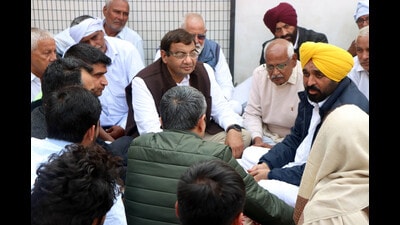 Punjab chief minister Bhagwant Mann visited deceased Basketball player Hardik Rathi’s family in Lakhanmajra on Thursday. (Manoj Dhaka/HT) Punjab chief minister Bhagwant Mann visited deceased Basketball player Hardik Rathi’s family in Lakhanmajra on Thursday. (Manoj Dhaka/HT)
