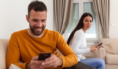 Divorce lawyer reveals key differences in how men and women handle infidelity. (Freepik) Divorce lawyer reveals key differences in how men and women handle infidelity. (Freepik)