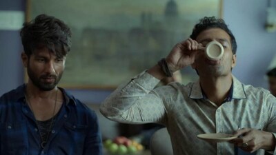 <p><strong>ఫర్జీ</strong> - షాహిద్ కపూర్ వెబ్ సిరీస్ ఫర్జీ ఈ జాబితాలో మూడో స్థానంలో ఉంది. ఈ సిరీస్ లో ఒక్క సీజన్ మాత్రమే ఉంది. ఈ సిరీస్ కు IMDb రేటింగ్ 8.3 ఉంది.</p> (IMDb)