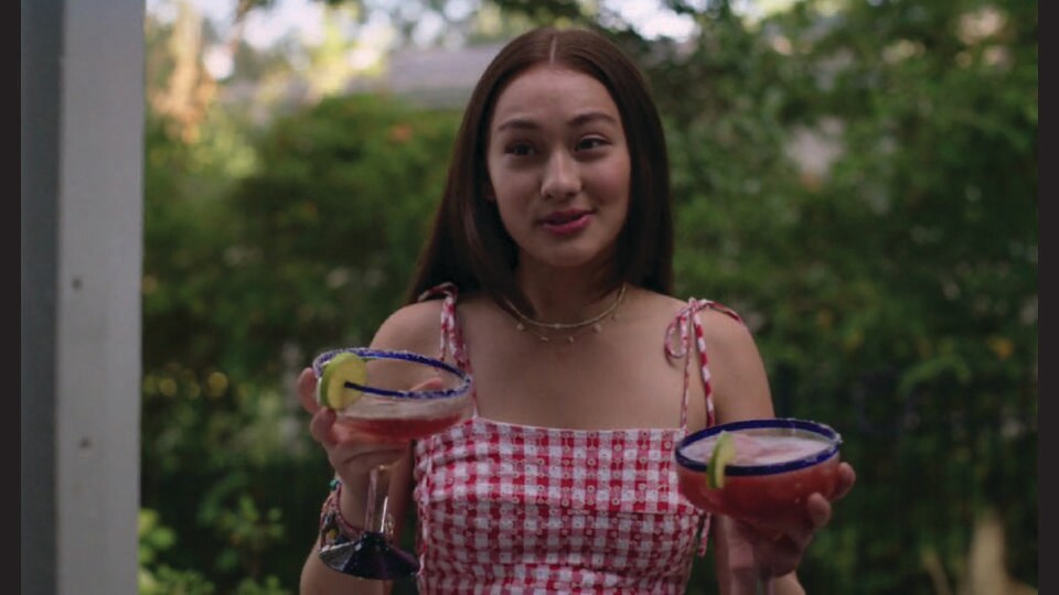 In S1 of The Summer I Turned Pretty, Belly had too many pomegranate margaritas. It caused chaos.