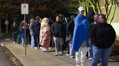 Shoppers stand in line to enter Kohl's department store for Black Friday deals, Friday, Nov. 28, 2025, in Woodstock, Ga. (AP) Shoppers stand in line to enter Kohl's department store for Black Friday deals, Friday, Nov. 28, 2025, in Woodstock, Ga. (AP)