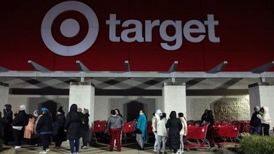 Shoppers wait outside for Black Friday deals, a post Thanksgiving shopping frenzy that attracts throngs of bargain hunters to stores, outside a Target store in Westbury, New York, U.S., November 28, 2025 (REUTERS)