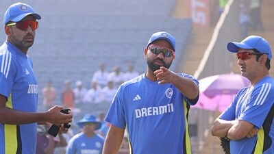 Gautam Gambhir, right, had a role to play in R Ashwin's (left) retirement (BCCI) Gautam Gambhir, right, had a role to play in R Ashwin's (left) retirement (BCCI)